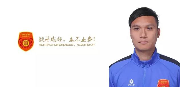 据说高家把悬赏提高到了一千万，道上不少小混混都开始到处寻找父子俩的下落，期待着能够一夜暴富。